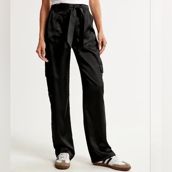 Abercrombie & Fitch Pants - Abercrombie & Fitch Black silk cargo Pants